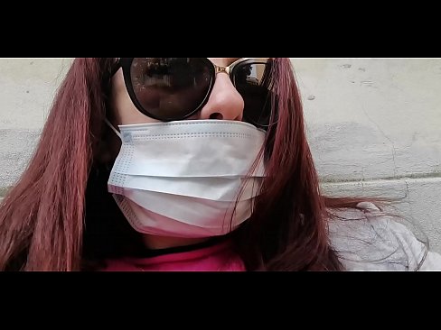 ❤️ Nicoletta membalas dendam pada tetangganya dan kencing di garasinya (Karantina Italia Khusus Covid19) ️❌ Video sialan pada kami